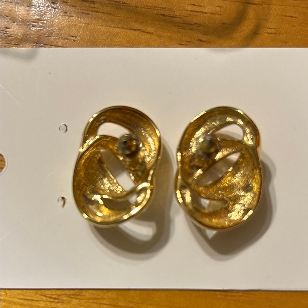 Gold-Tone Chunky Knot Earrings Vintage - Picture 4 of 4